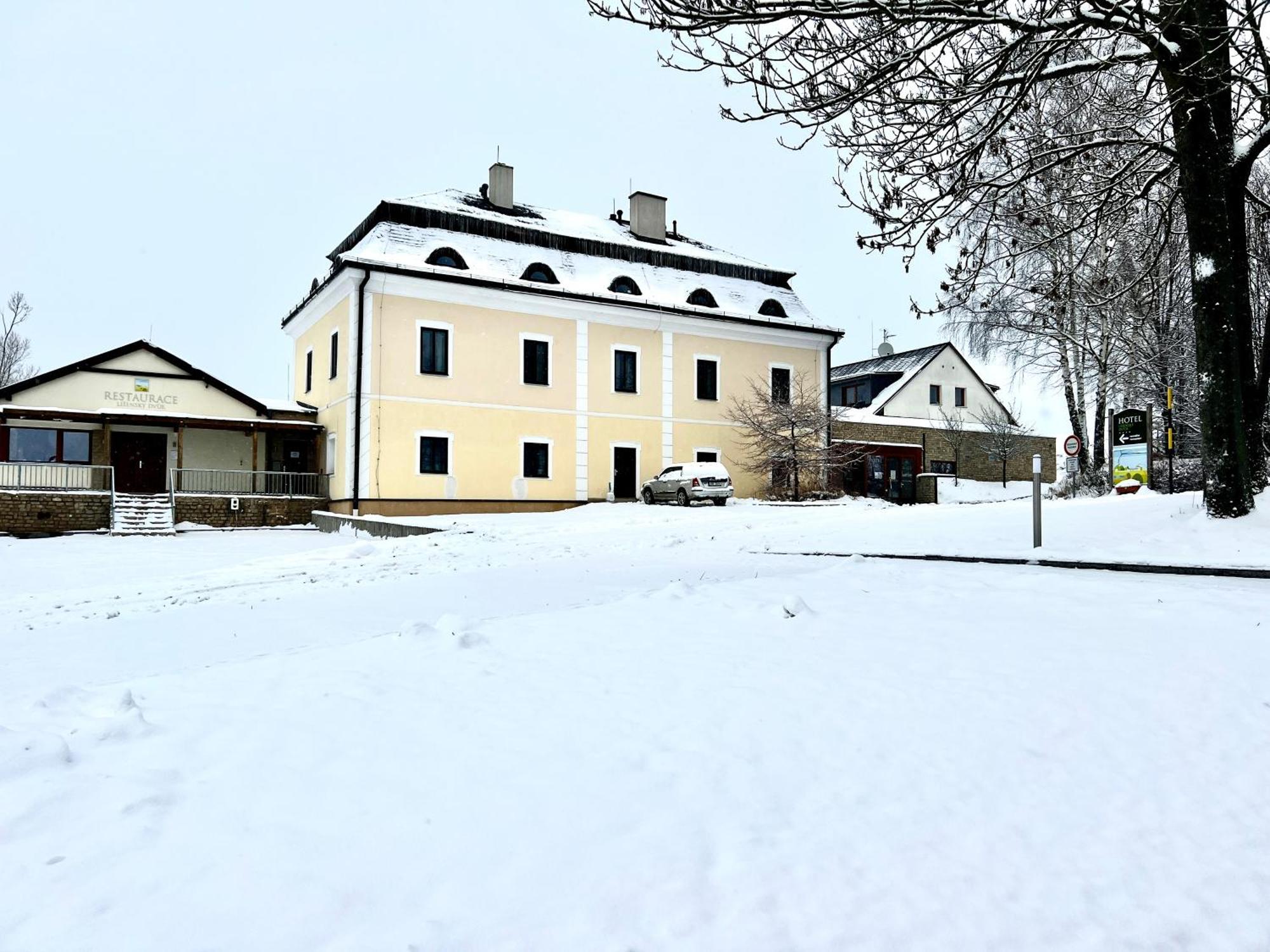 Resort Lisensky Dvur Sněžné Exterior foto